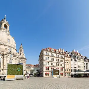4* Апарт-отель Neumarkt
